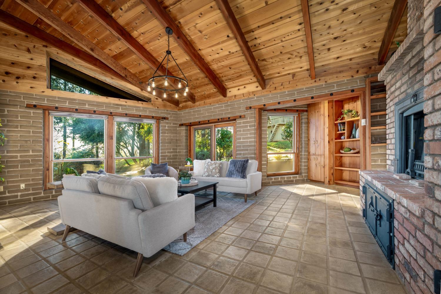 Grass Valley, California, 95949, United States, 3 Bedrooms Bedrooms, ,5 BathroomsBathrooms,Residential,For Sale,2006343