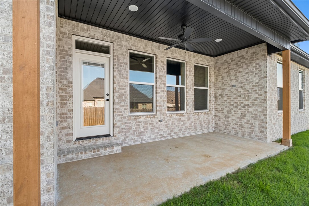 Centerton, Arkansas, 72719, United States, 4 Bedrooms Bedrooms, ,3 BathroomsBathrooms,Residential,For Sale,1890253