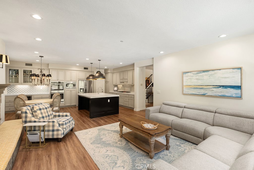 San Clemente, California, 92673, United States, 4 Bedrooms Bedrooms, ,3 BathroomsBathrooms,Residential,For Sale,1906996