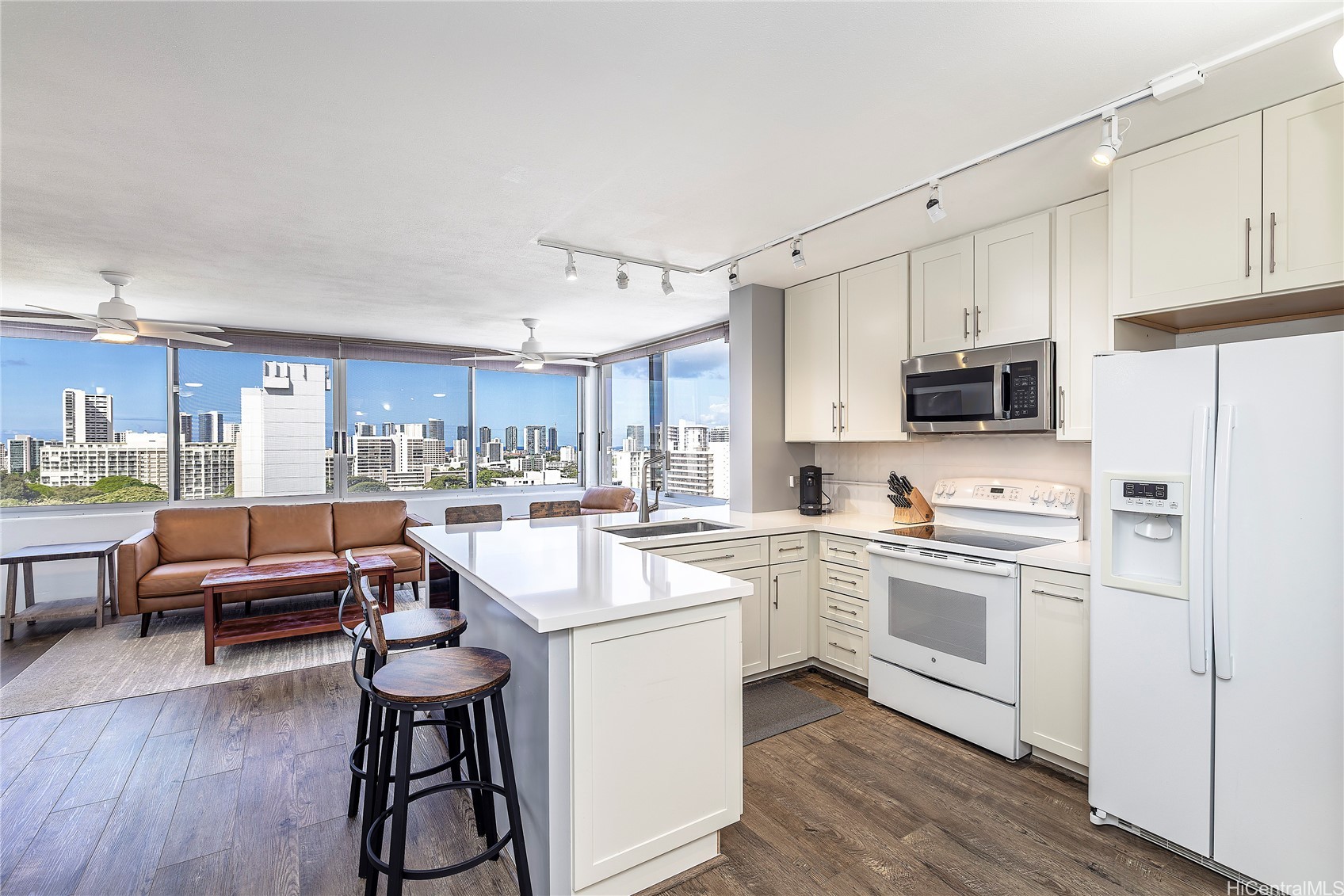 Honolulu, Hawaii, 96822, United States, 1 Bedroom Bedrooms, ,1 BathroomBathrooms,Residential,For Sale,1838333