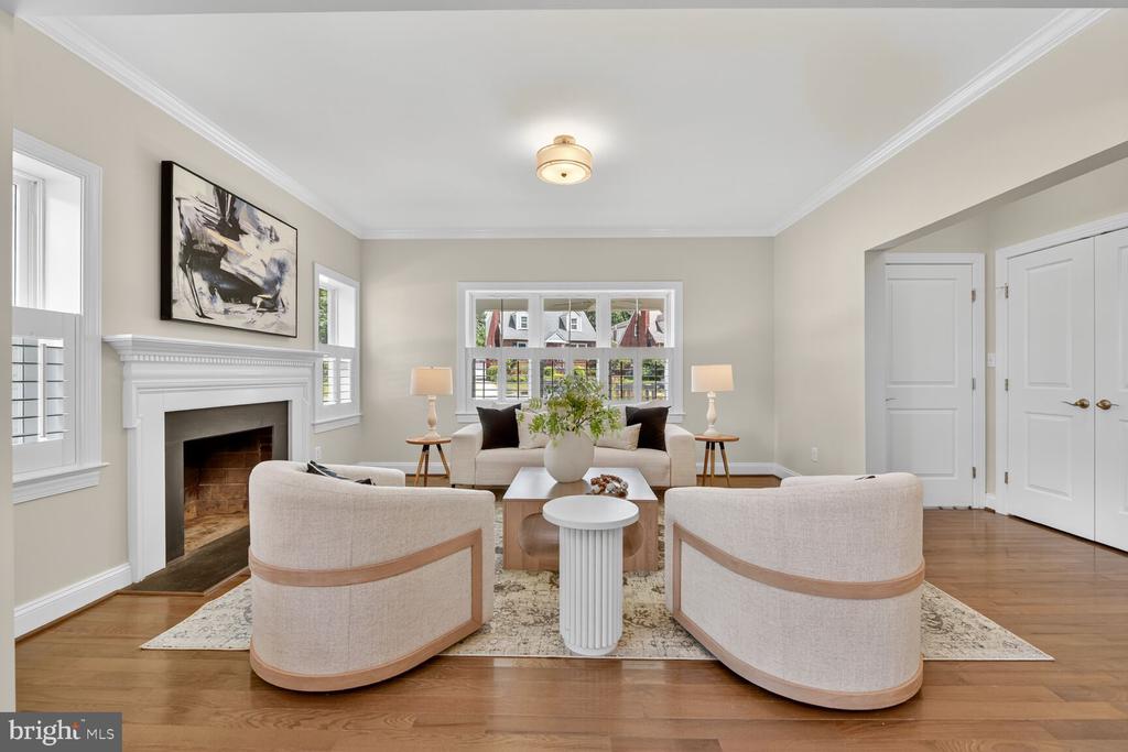 Arlington, Virginia, 22213, United States, 5 Bedrooms Bedrooms, ,5 BathroomsBathrooms,Residential,For Sale,1982488