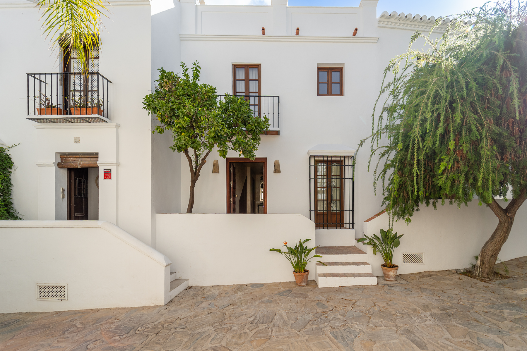  Artisan Masterpiece in an Exclusive Golden Mile Community - 物件實景