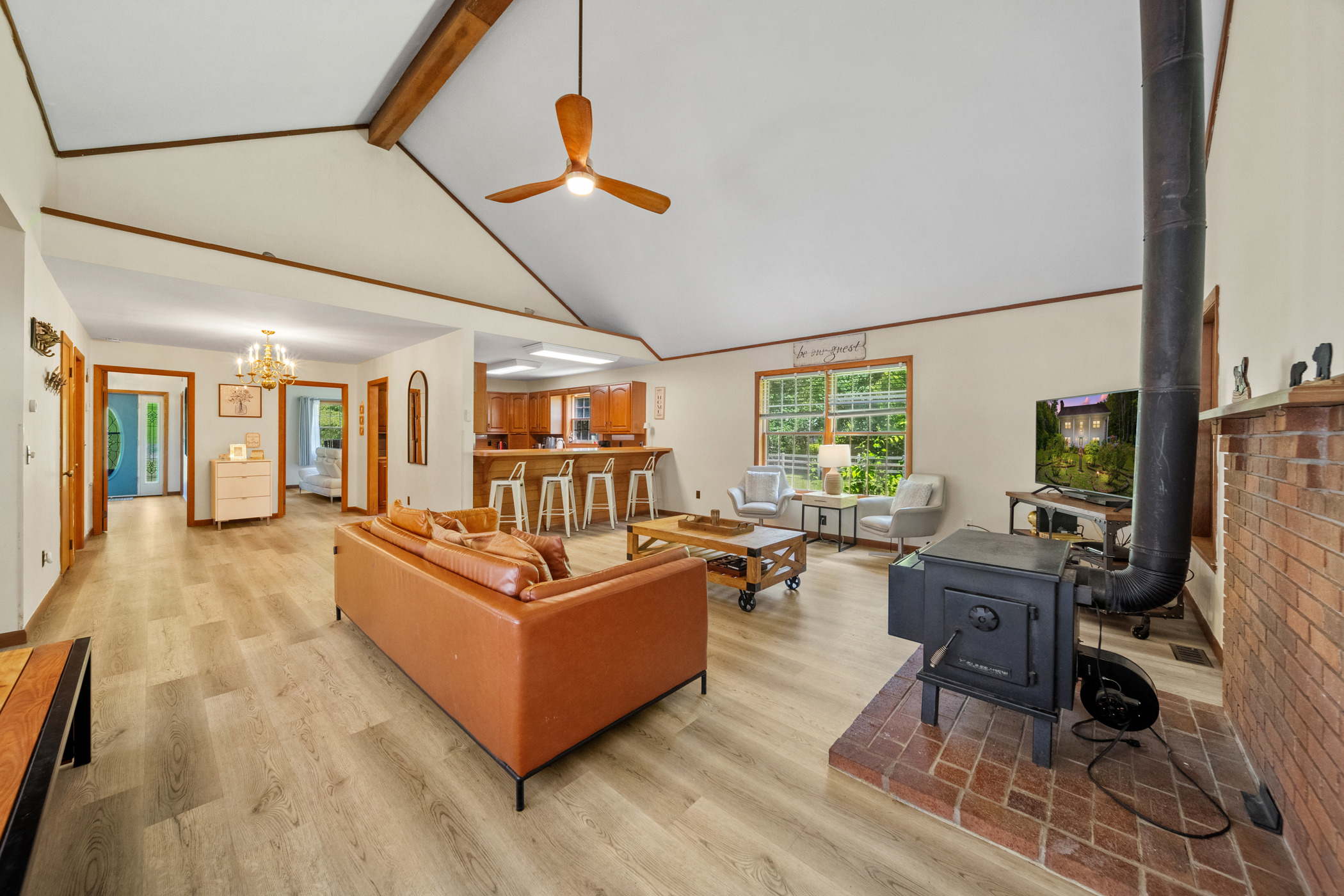 Gatlinburg, Tennessee, 37738, United States, 4 Bedrooms Bedrooms, ,3 BathroomsBathrooms,Residential,For Sale,1974957