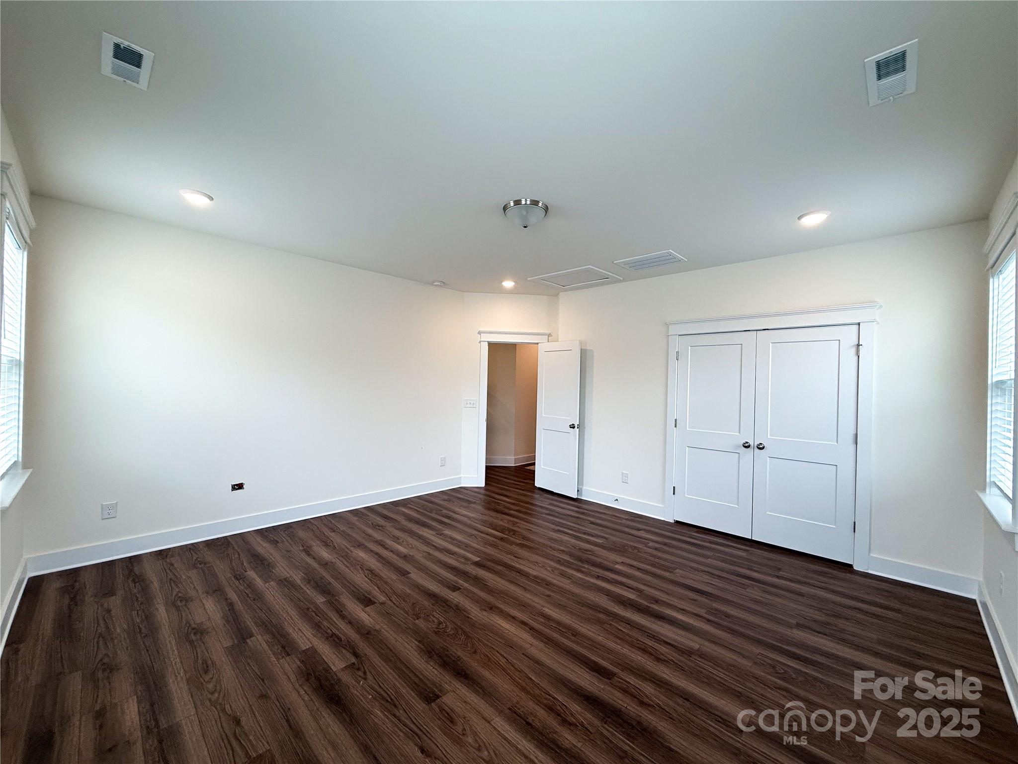 Huntersville, North Carolina, 28078, United States, 6 Bedrooms Bedrooms, ,5 BathroomsBathrooms,Residential,For Sale,1988370