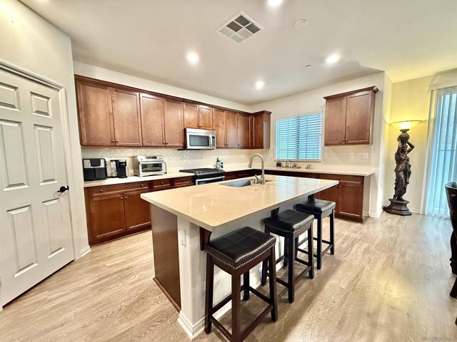 El Cajon, California, 92020, United States, 3 Bedrooms Bedrooms, ,3 BathroomsBathrooms,Residential,For Sale,2007807