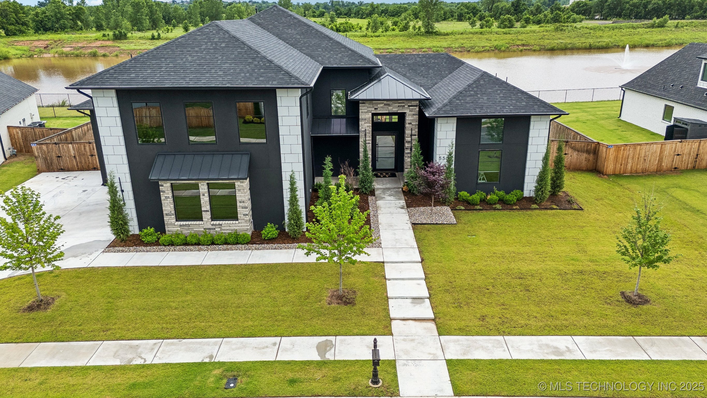 Bixby, Oklahoma, 74008, United States, 5 Bedrooms Bedrooms, ,5 BathroomsBathrooms,Residential,For Sale,1838867