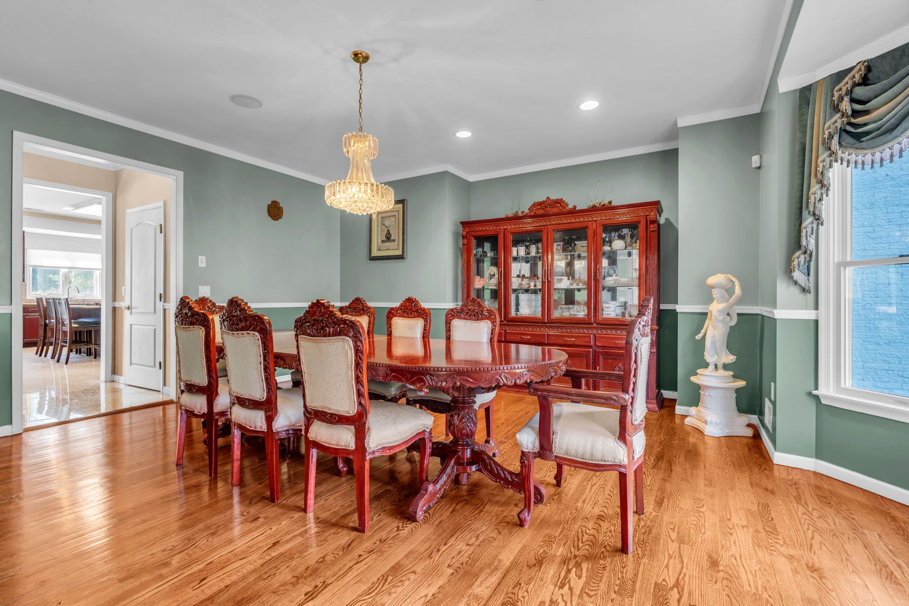 Luxury Multi-Generational Estate - 物件實景