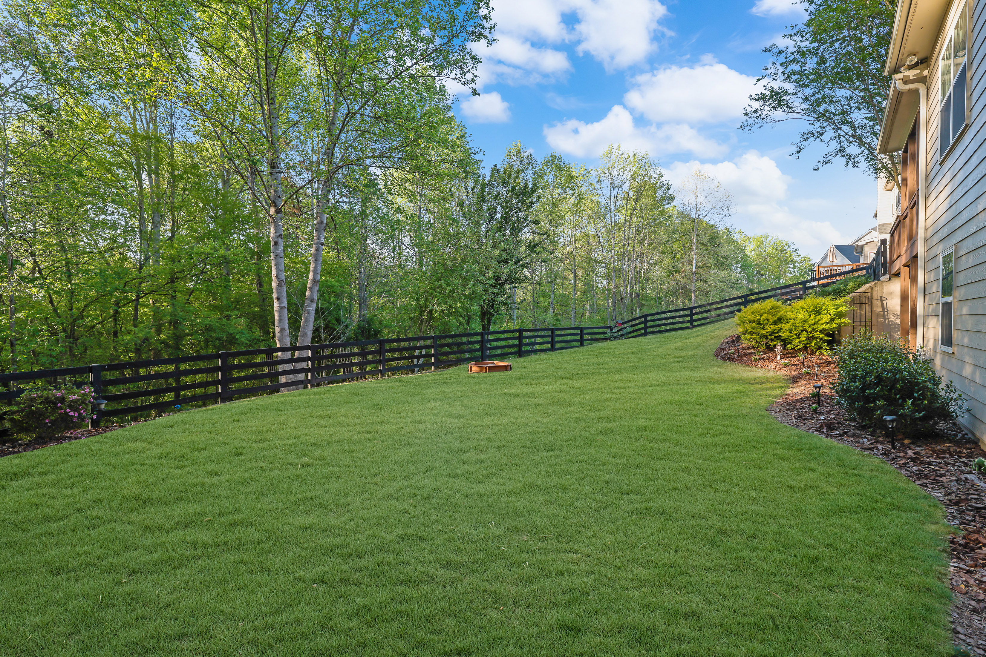  Classic Beauty in Amenity-rich Parkstone Community - 物件實景