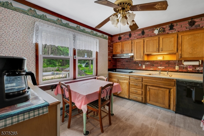 Sparta Twp., New Jersey, 07821, United States, 4 Bedrooms Bedrooms, ,3 BathroomsBathrooms,Residential,For Sale,1906185