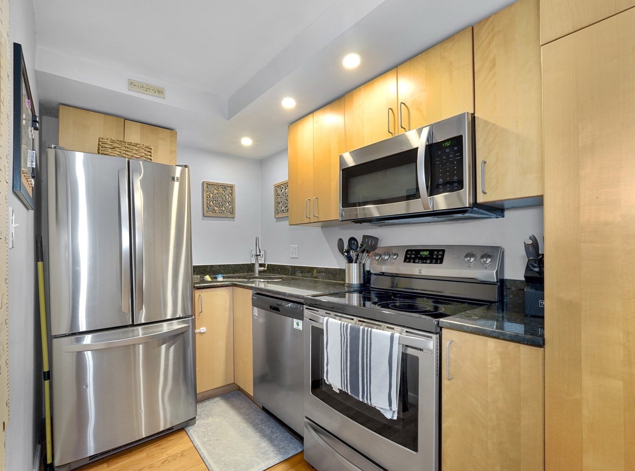 Boston, Massachusetts, 02129, United States, 2 Bedrooms Bedrooms, ,2 BathroomsBathrooms,Residential,For Sale,1895002