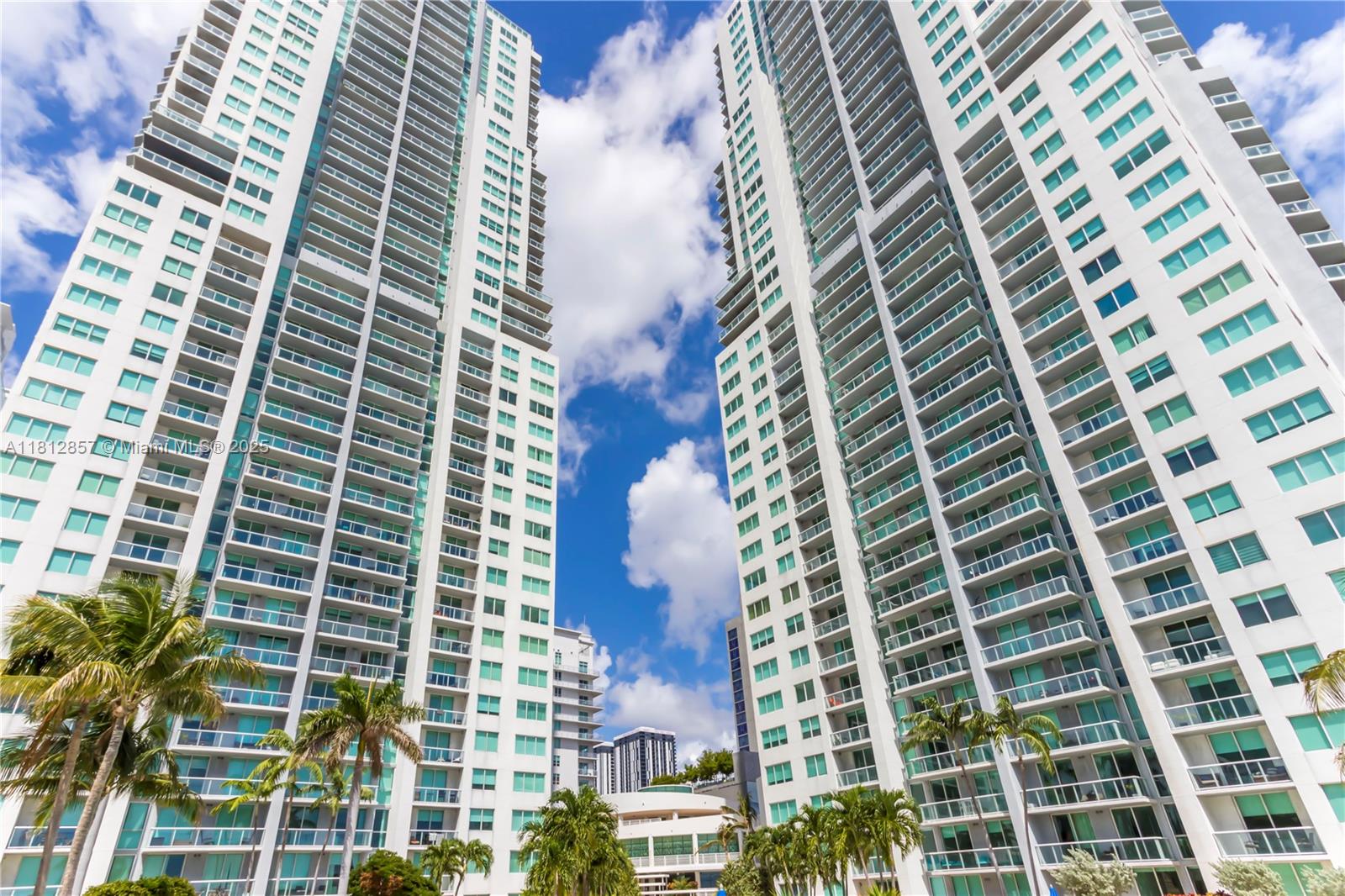 Miami, Florida, 33132, United States, 2 Bedrooms Bedrooms, ,2 BathroomsBathrooms,Residential,For Sale,1838941