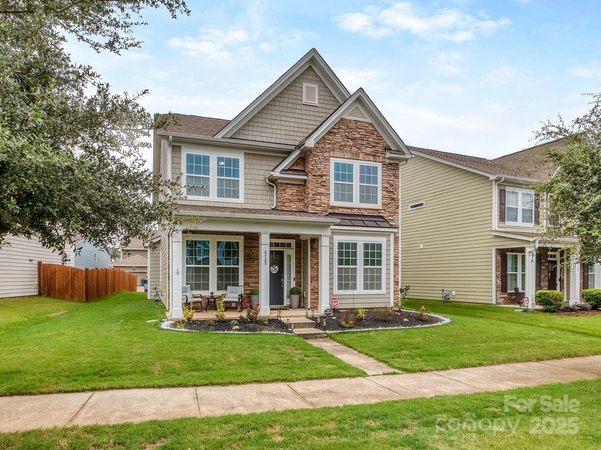 Huntersville, North Carolina, 28078, United States, 3 Bedrooms Bedrooms, ,3 BathroomsBathrooms,Residential,For Sale,1910986
