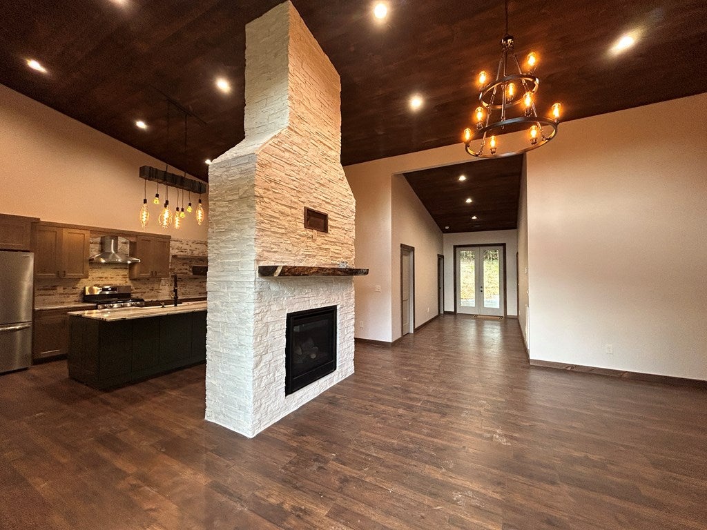 Mineral Bluff, Georgia, 30559, United States, 3 Bedrooms Bedrooms, ,3 BathroomsBathrooms,Residential,For Sale,1871294