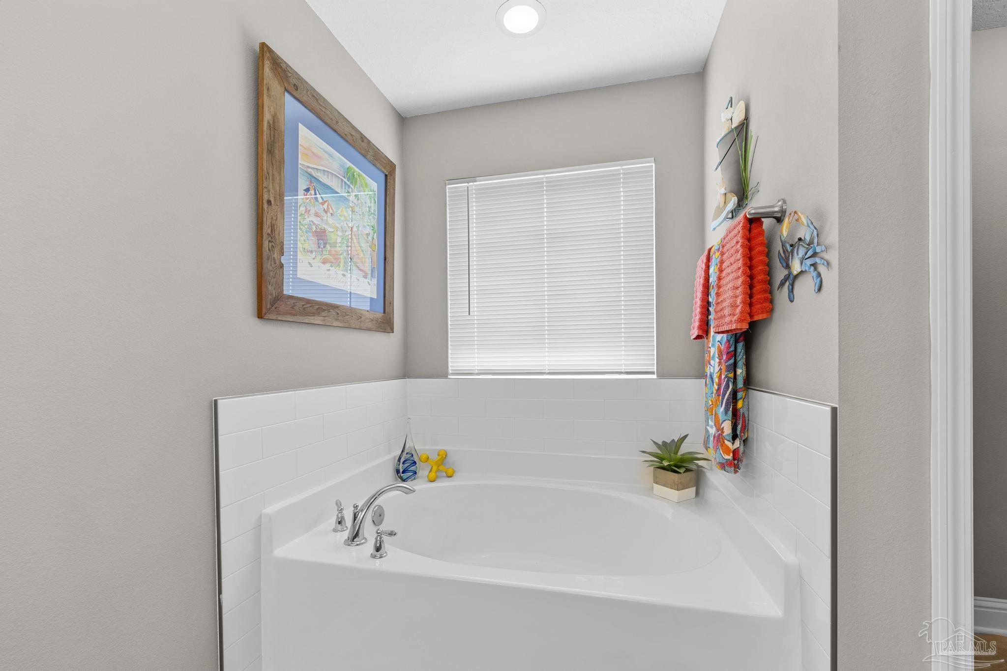 Navarre, Florida, 32566, United States, 4 Bedrooms Bedrooms, ,3 BathroomsBathrooms,Residential,For Sale,1924675