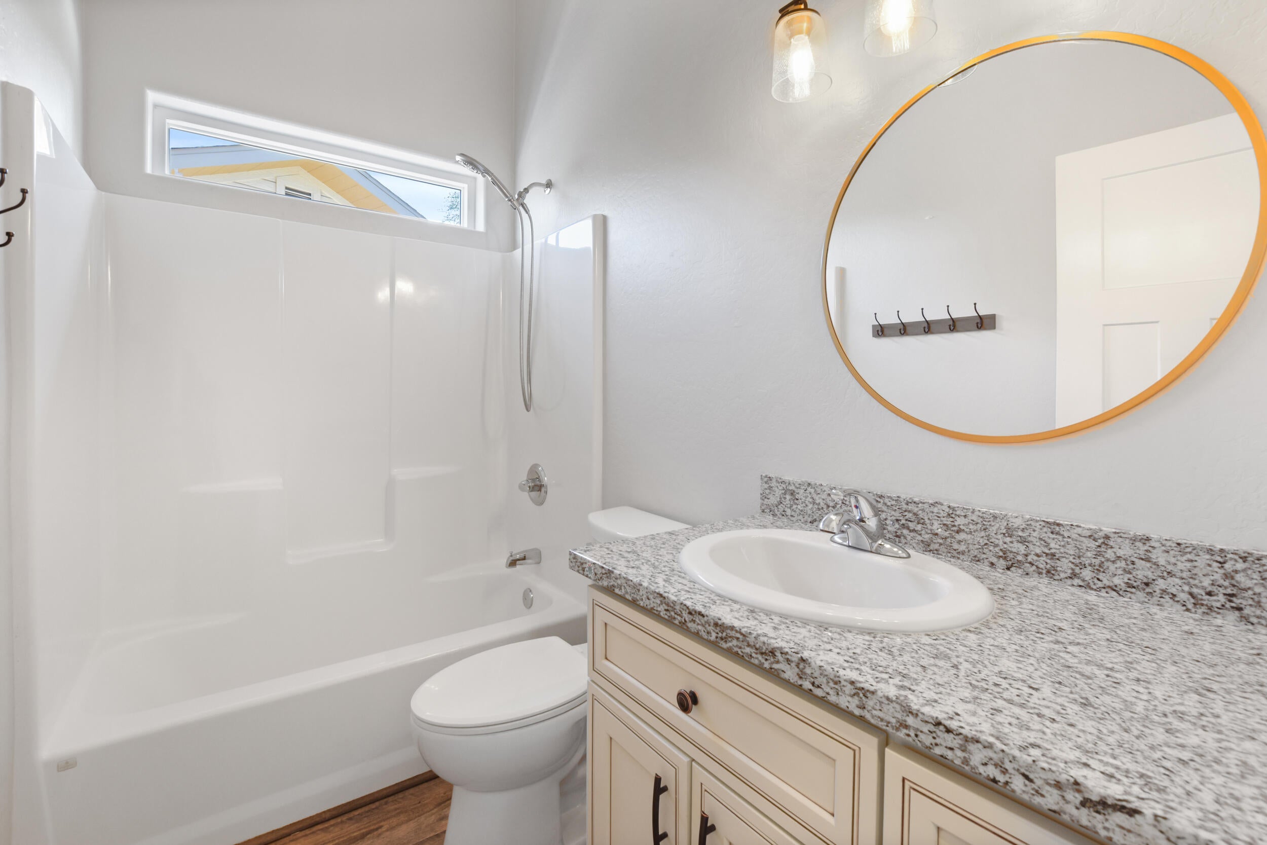 Payson, Arizona, 85541, United States, 4 Bedrooms Bedrooms, ,3 BathroomsBathrooms,Residential,For Sale,1821332