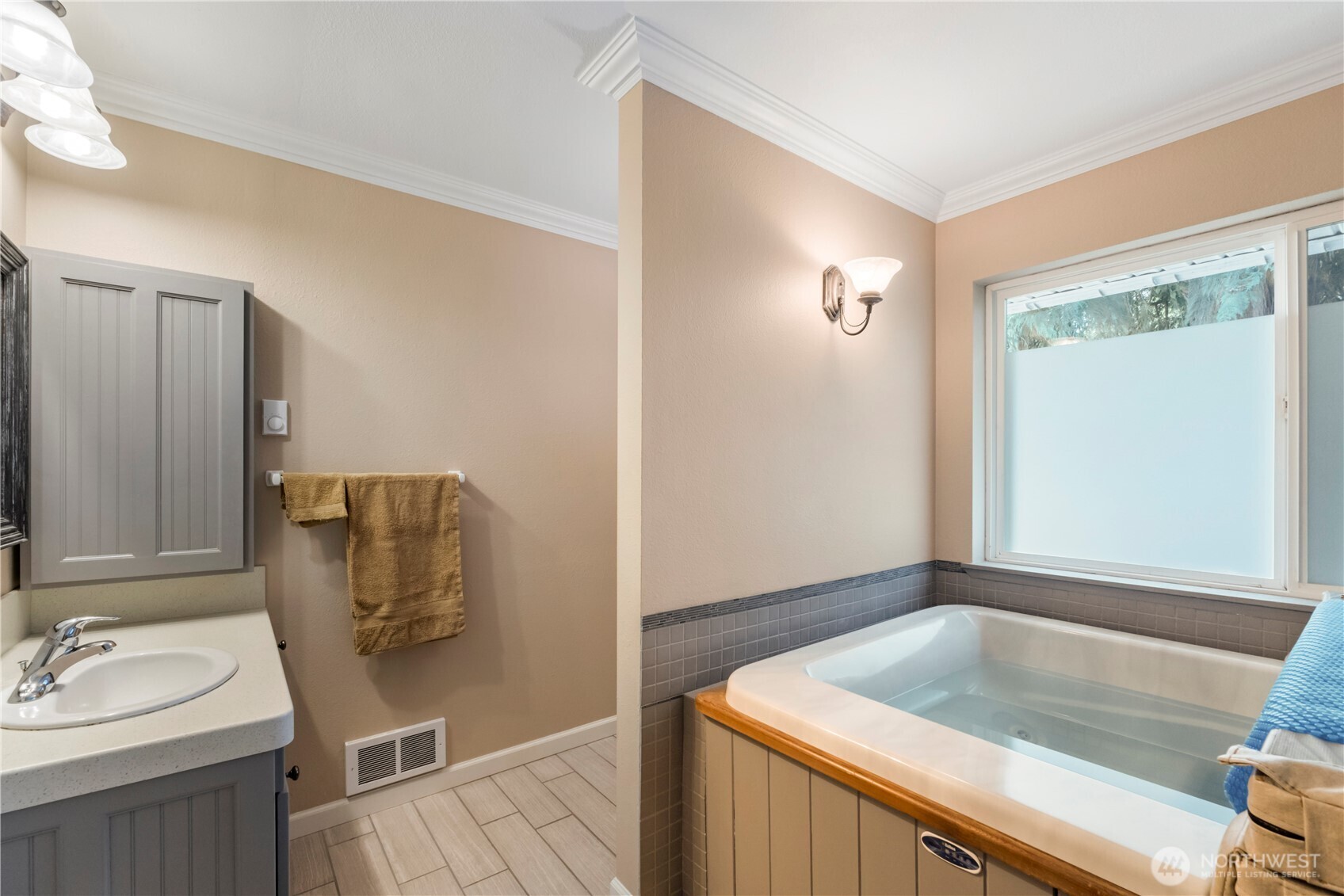 Anderson Island, Washington, 98303, United States, 3 Bedrooms Bedrooms, ,2 BathroomsBathrooms,Residential,For Sale,1804305