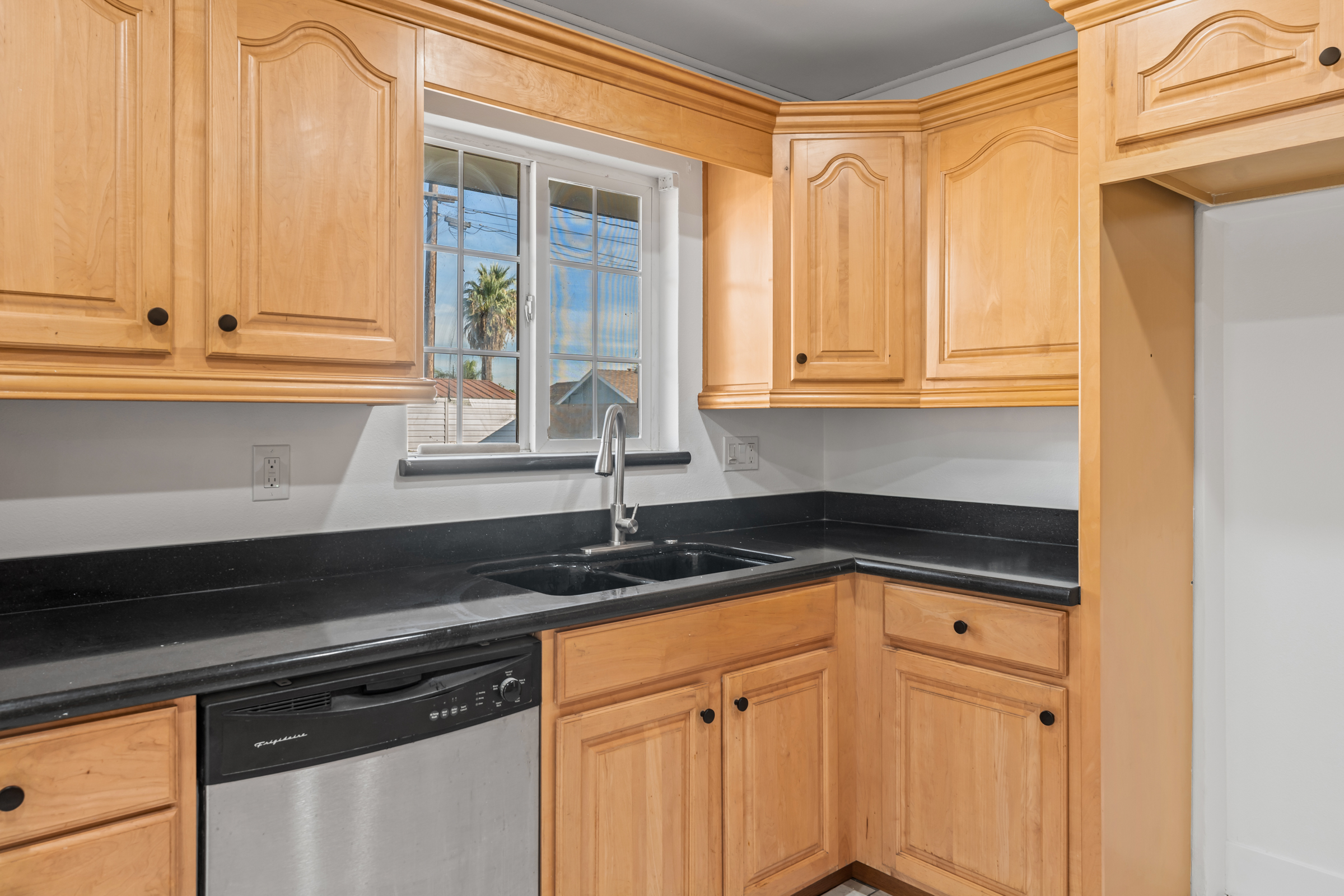 Moreno Valley, California, 92557, United States, 3 Bedrooms Bedrooms, ,2 BathroomsBathrooms,Residential,For Sale,2005789