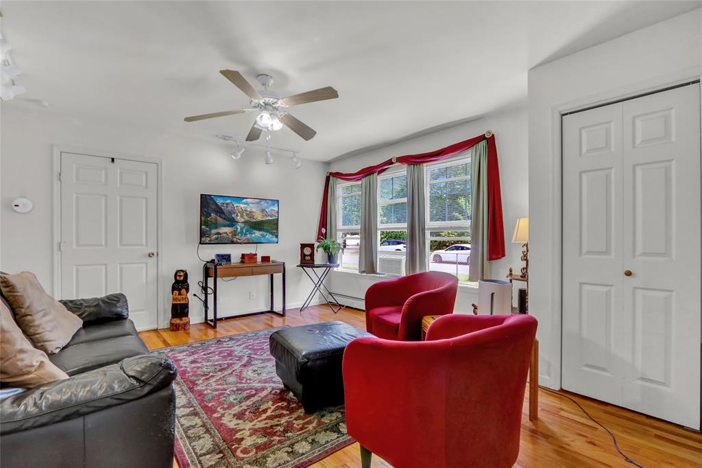 Mastic Beach, New York, 11951, United States, 5 Bedrooms Bedrooms, ,3 BathroomsBathrooms,Residential,For Sale,1974757