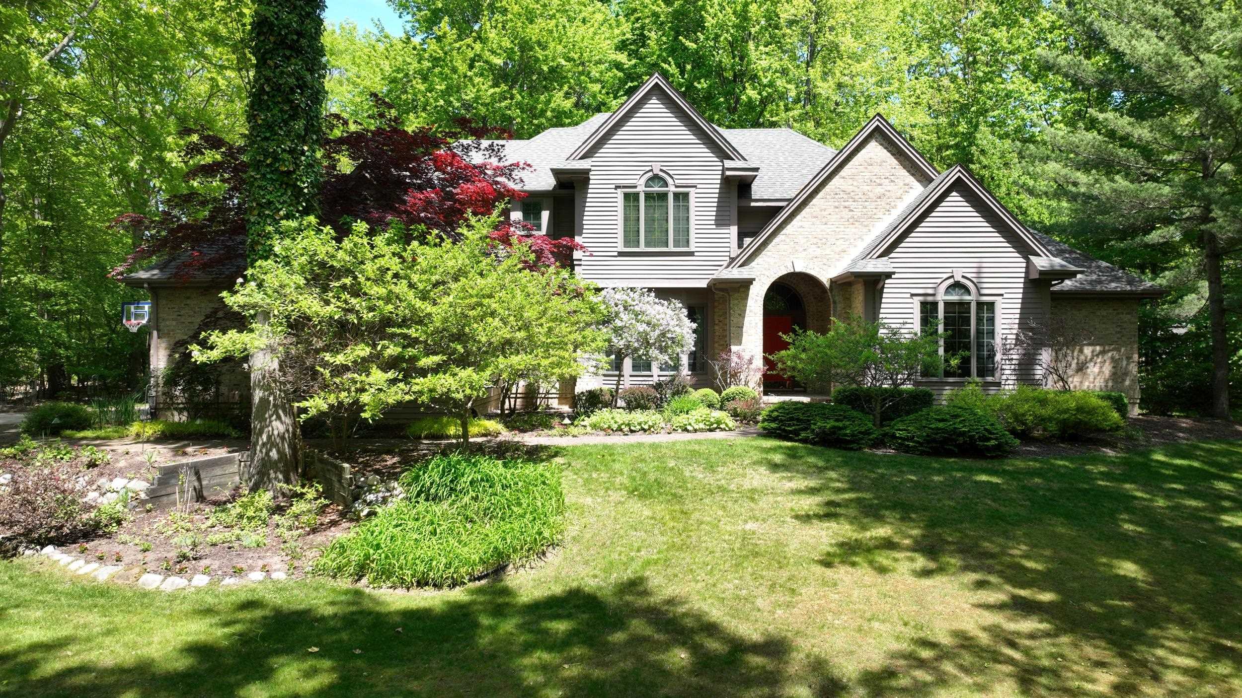 Midland, Michigan, 48642, United States, 5 Bedrooms Bedrooms, ,5 BathroomsBathrooms,Residential,For Sale,2049477
