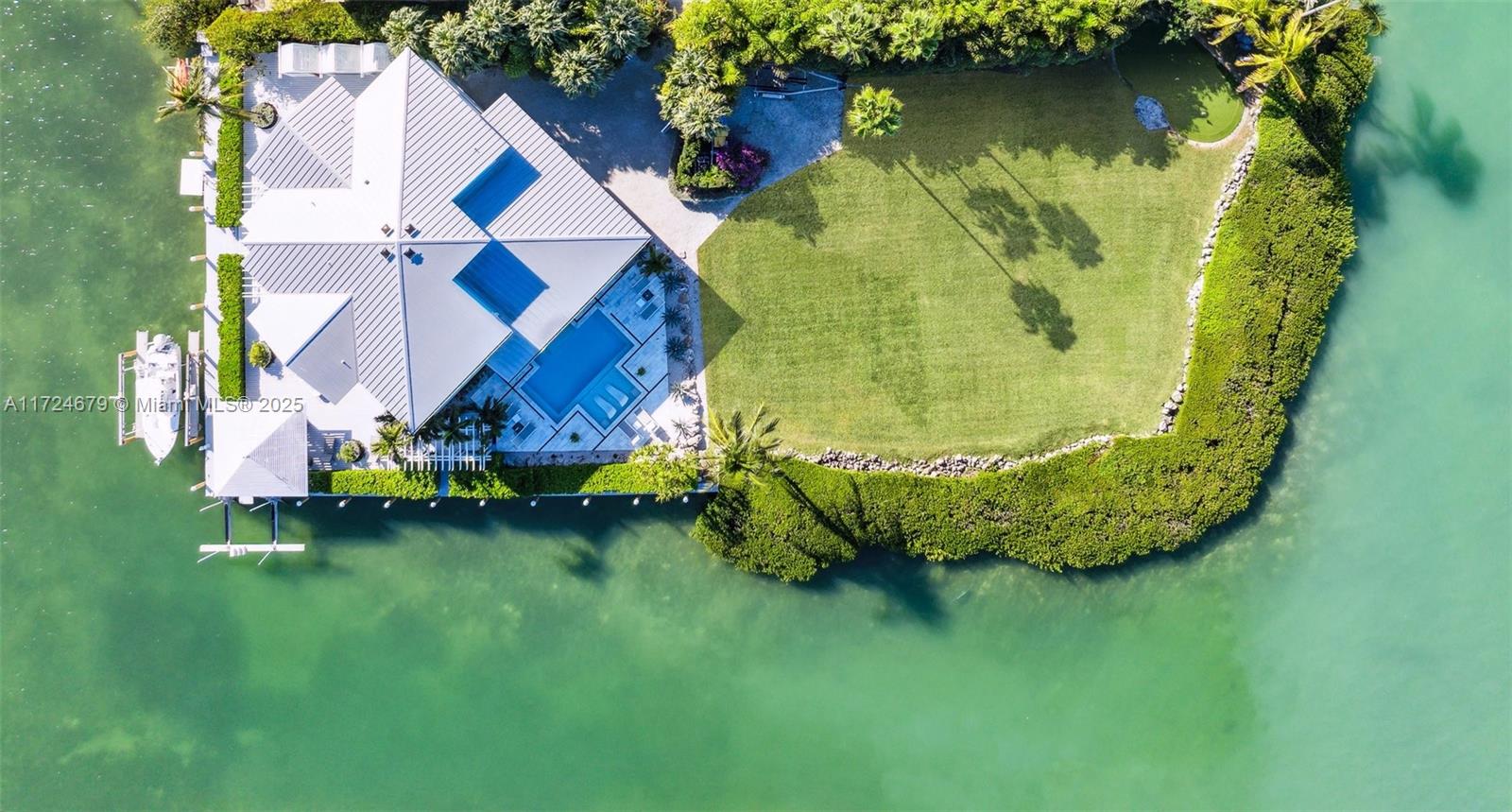 Islamorada, Florida, 33036, United States, 6 Bedrooms Bedrooms, ,4 BathroomsBathrooms,Residential,For Sale,1932543