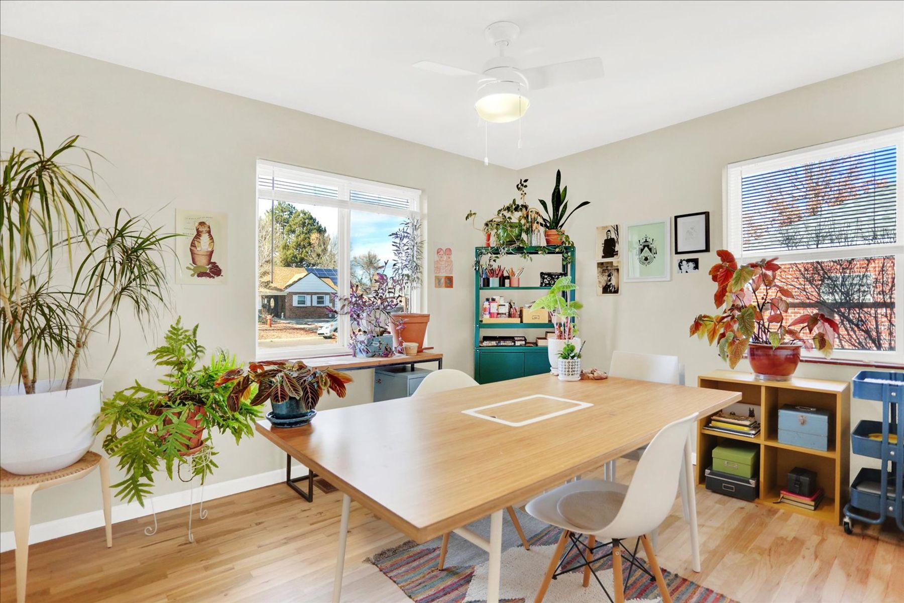  Athmar Park Gem: Newly Remodeled 3-Bed with Basement, Yard & Oversized Garage - 物件實景