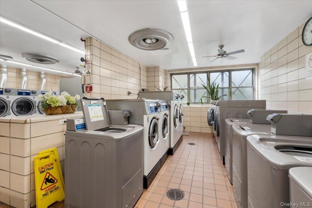 Bayside, New York, 11360, United States, 2 Bedrooms Bedrooms, ,2 BathroomsBathrooms,Residential,For Sale,2049327