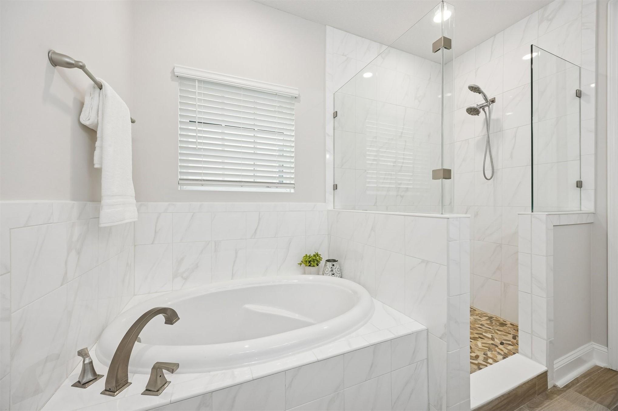 Fernandina Beach, Florida, 32034, United States, 3 Bedrooms Bedrooms, ,2 BathroomsBathrooms,Residential,For Sale,2021774