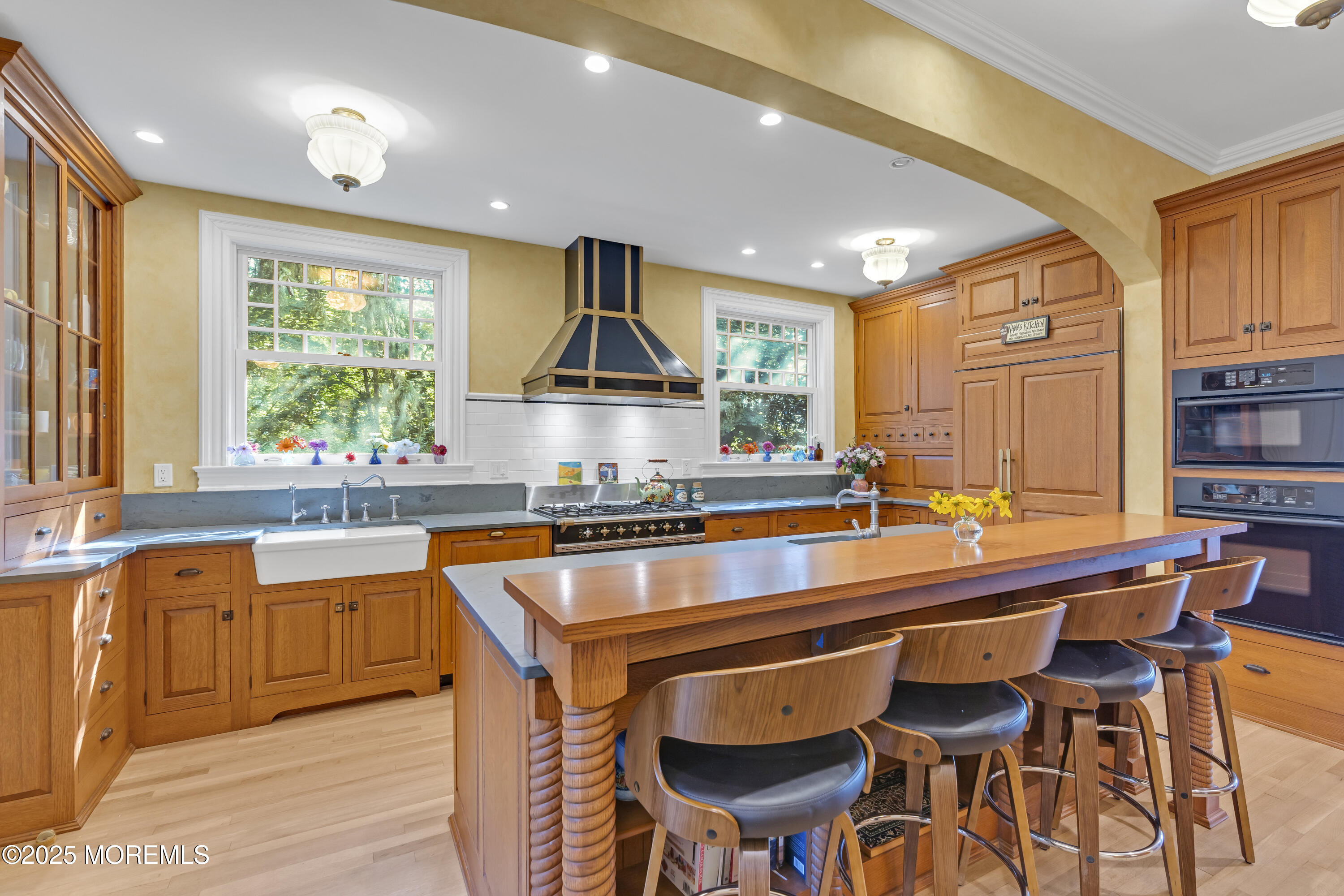 Red Bank, New Jersey, 07701, United States, 9 Bedrooms Bedrooms, ,6 BathroomsBathrooms,Residential,For Sale,1934404