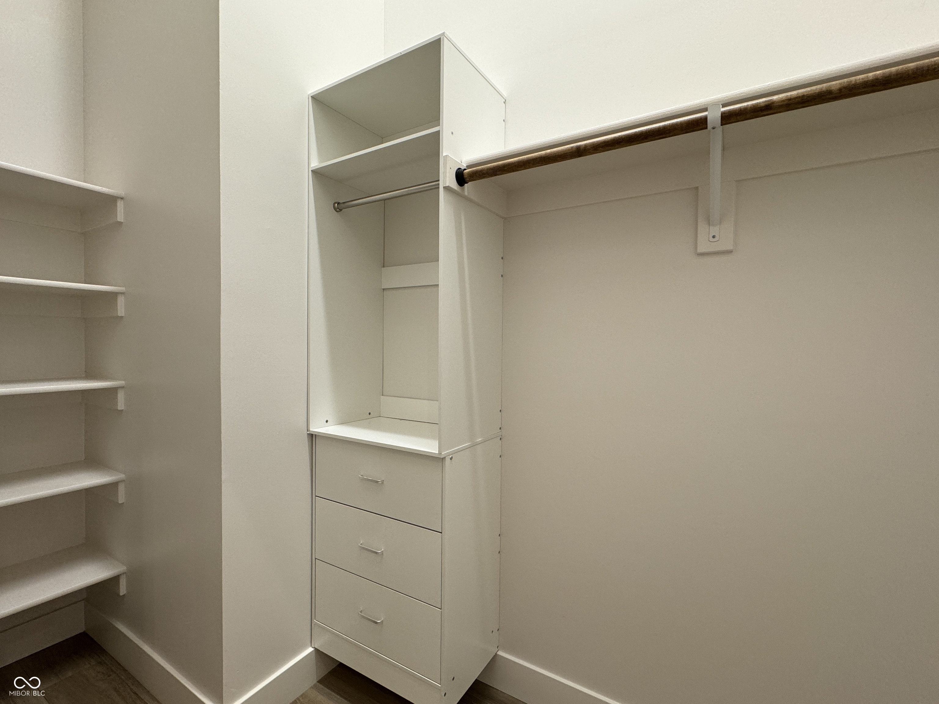 Carmel, Indiana, 46032, United States, 2 Bedrooms Bedrooms, ,3 BathroomsBathrooms,Residential,For Sale,1983027