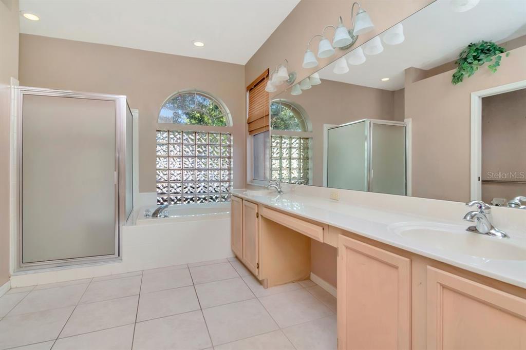 Oldsmar, Florida, 34677, United States, 4 Bedrooms Bedrooms, ,3 BathroomsBathrooms,Residential,For Sale,1998851