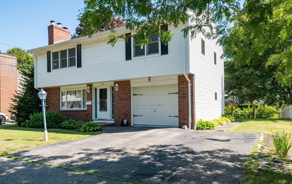 Salem, Massachusetts, 01970, United States, 2 Bedrooms Bedrooms, ,2 BathroomsBathrooms,Residential,For Sale,1944835