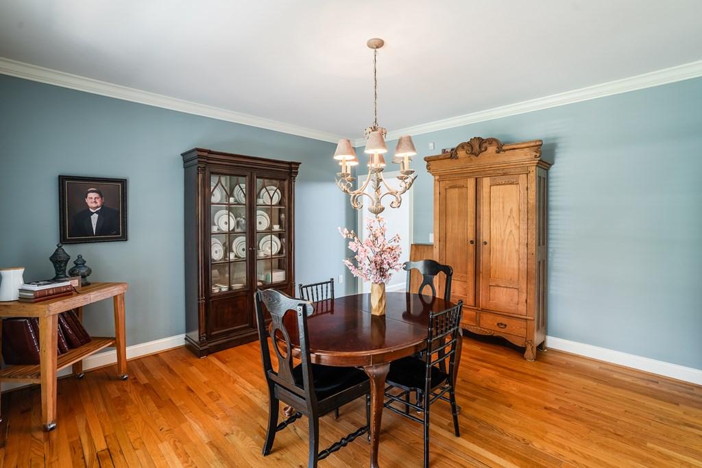 CHATSWORTH, Georgia, 30705, United States, 5 Bedrooms Bedrooms, ,6 BathroomsBathrooms,Residential,For Sale,1846610