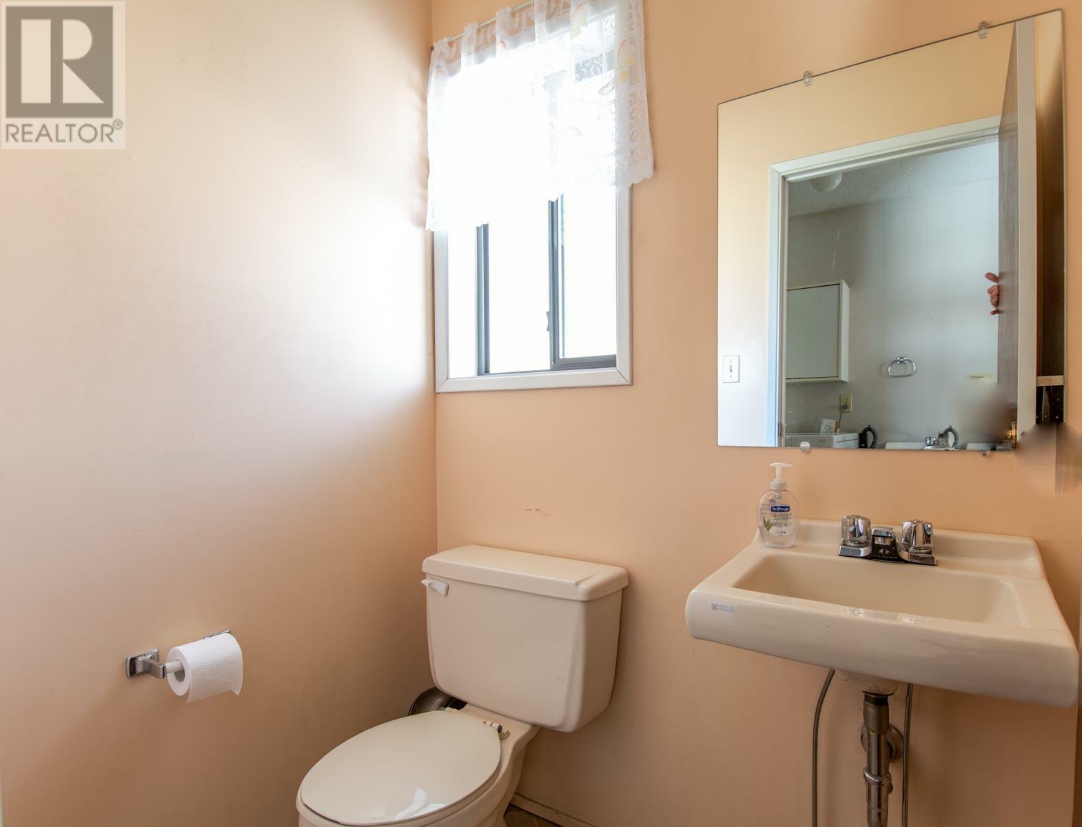 SPALLUMCHEEN, British Columbia, V4Y 0S8, CA, 6 Bedrooms Bedrooms, ,2 BathroomsBathrooms,Residential,For Sale,1838757