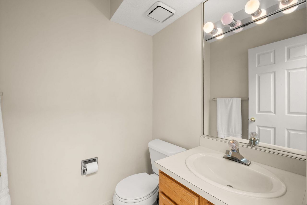 Albuquerque, New Mexico, 87111, United States, 4 Bedrooms Bedrooms, ,3 BathroomsBathrooms,Residential,For Sale,1947395