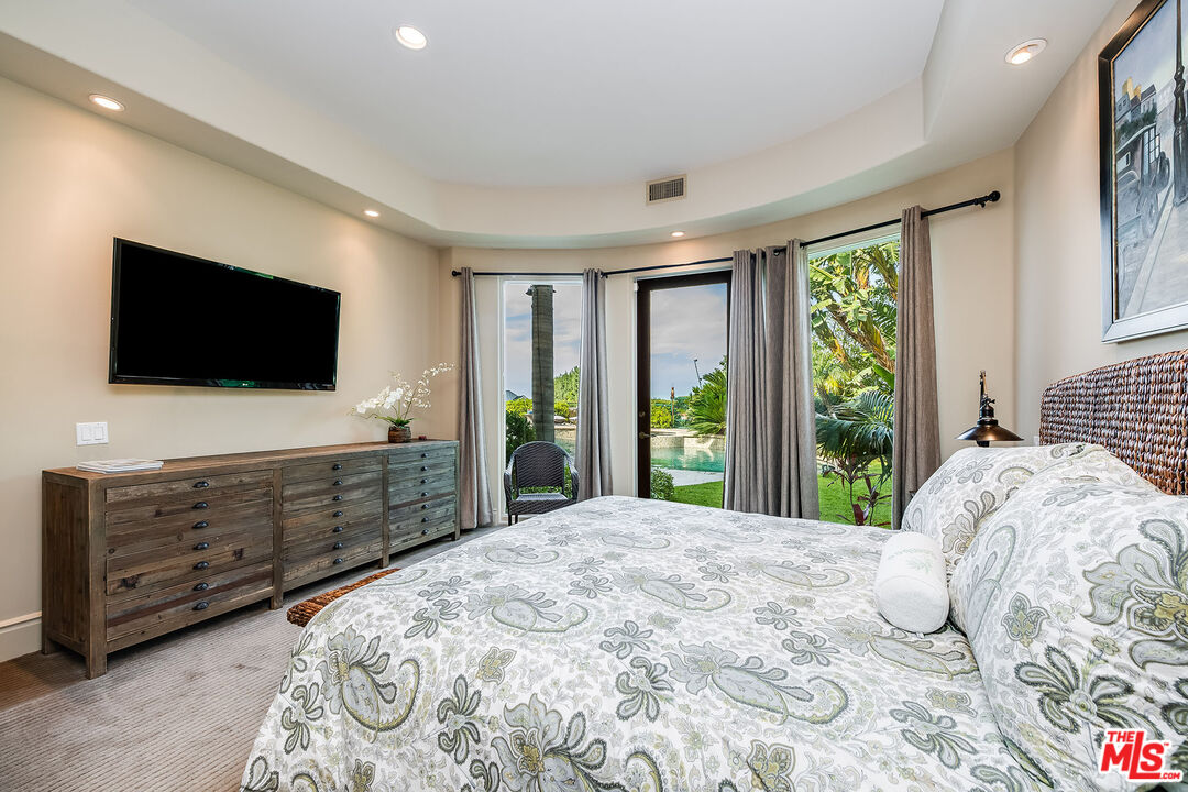 Beverly Hills, California, 90210, United States, 4 Bedrooms Bedrooms, ,5 BathroomsBathrooms,Residential,For Sale,1919871