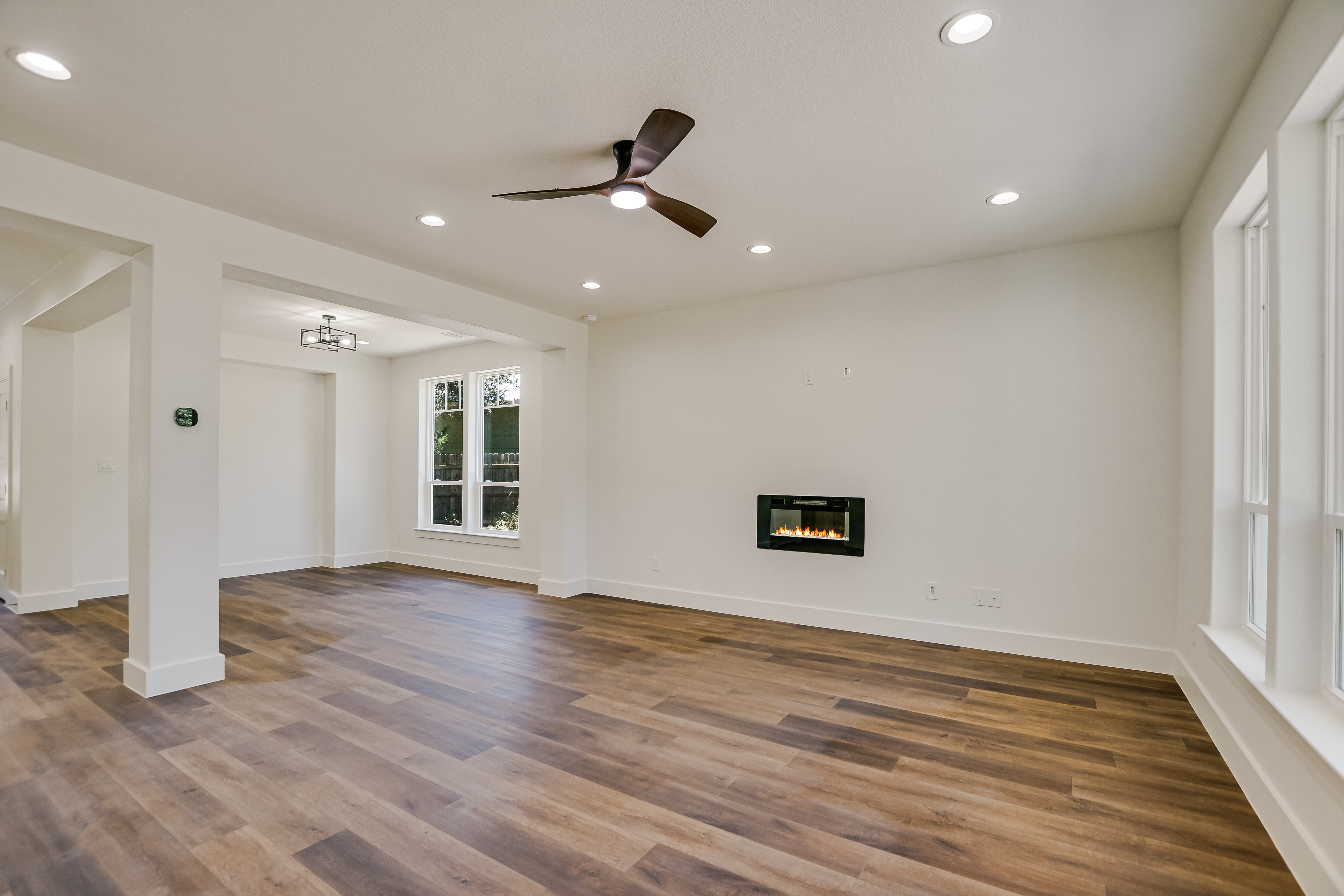  Exquisite New Construction in the Serene Woodcreek of Wimberley - 物件實景