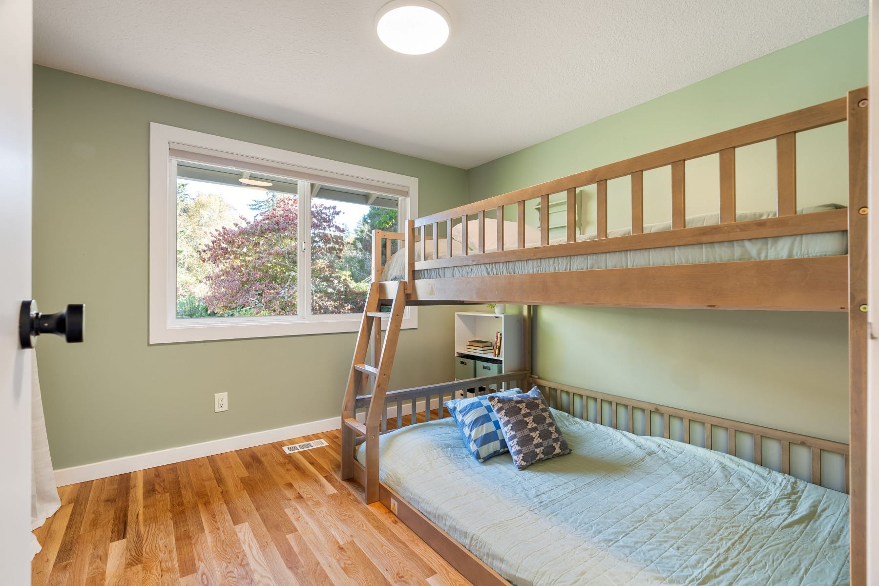  8090 SW CARMEL CT Portland, OR 97223 - 物件實景