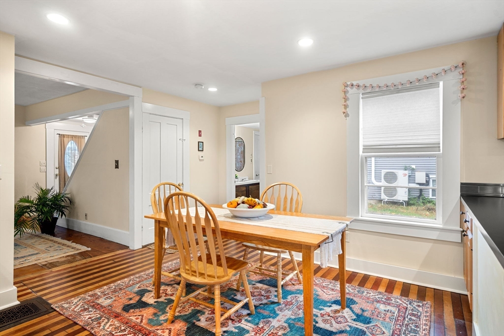 Merrimac, Massachusetts, 01860, United States, 4 Bedrooms Bedrooms, ,2 BathroomsBathrooms,Residential,For Sale,1988348