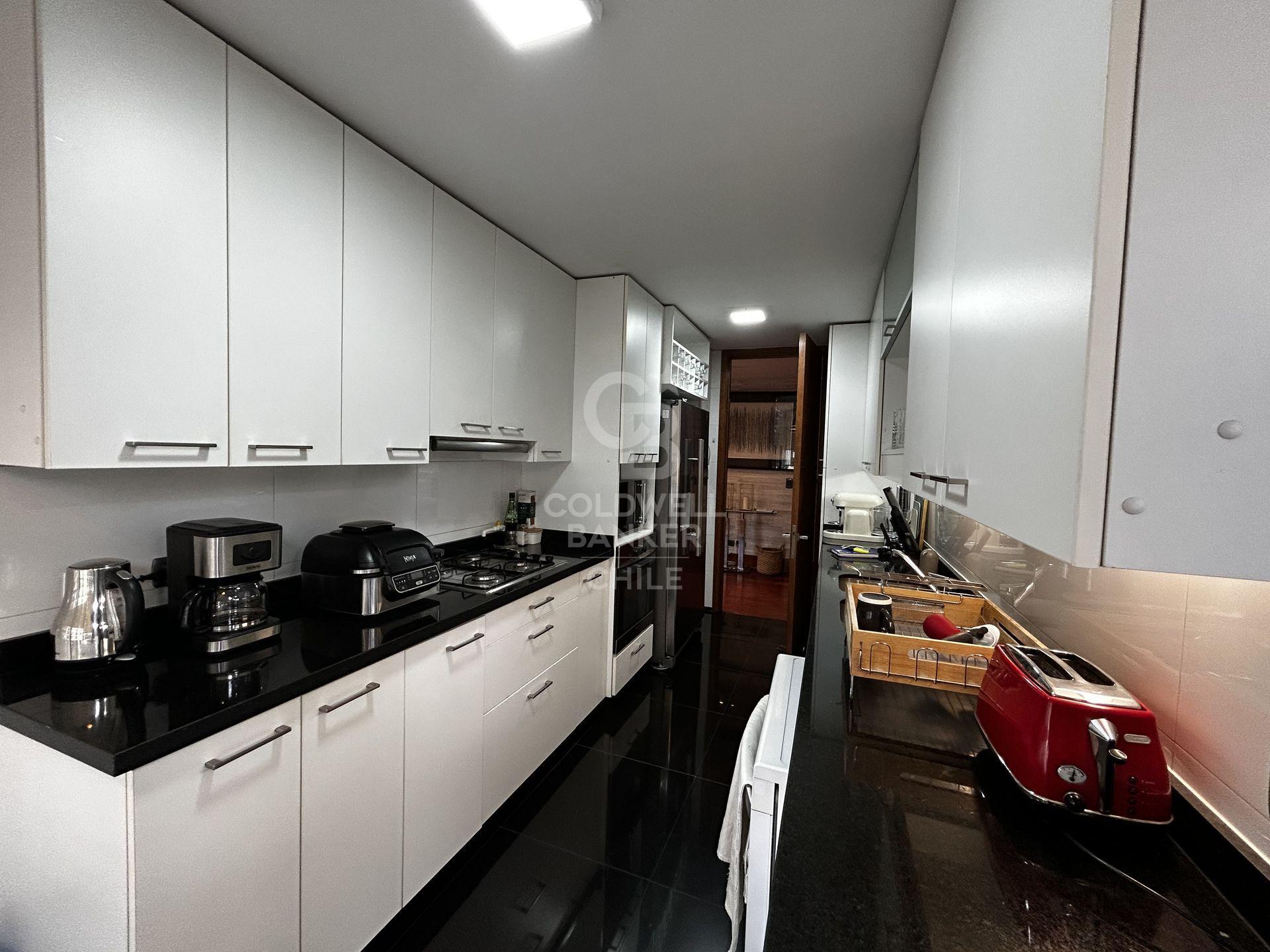 Las Condes, Chile, 3 Bedrooms Bedrooms, ,3 BathroomsBathrooms,Residential,For Sale,1838538