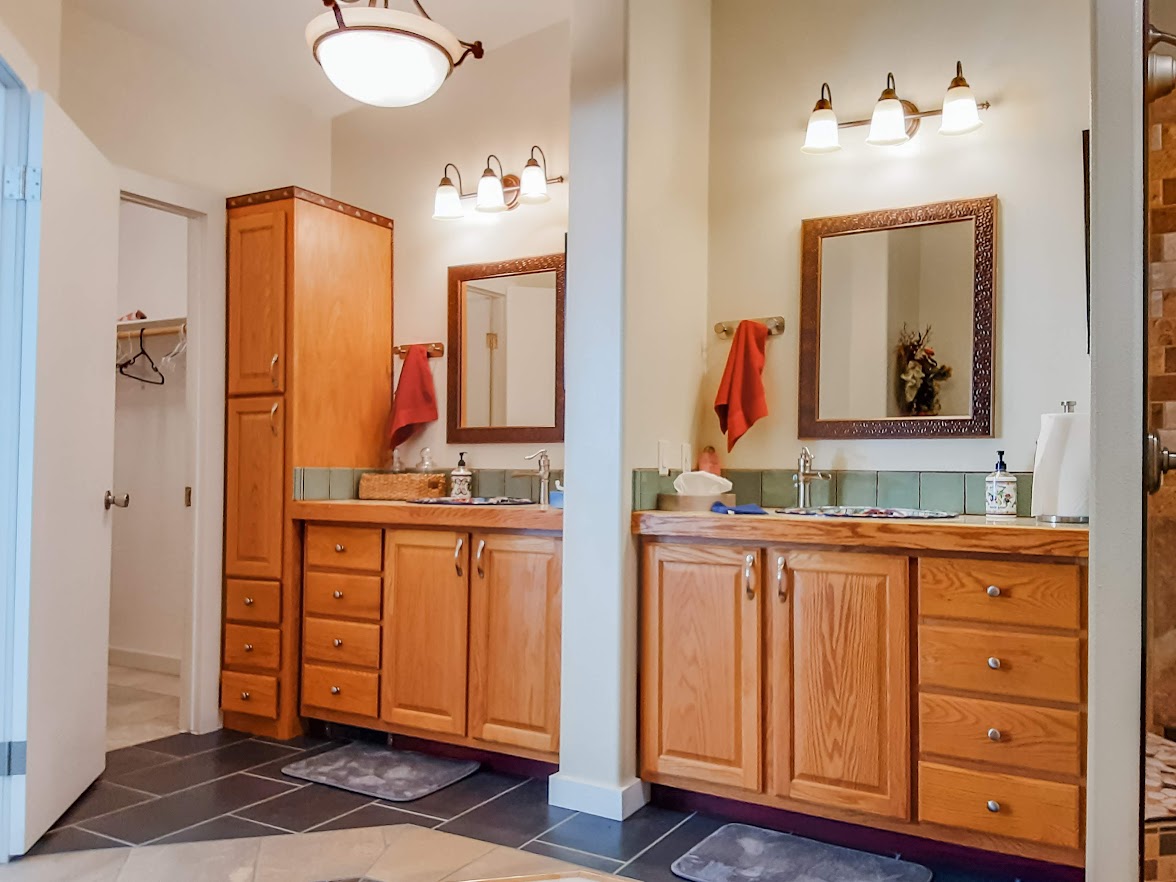 Buffalo, Wyoming, 82834, United States, 4 Bedrooms Bedrooms, ,2 BathroomsBathrooms,Residential,For Sale,1980816