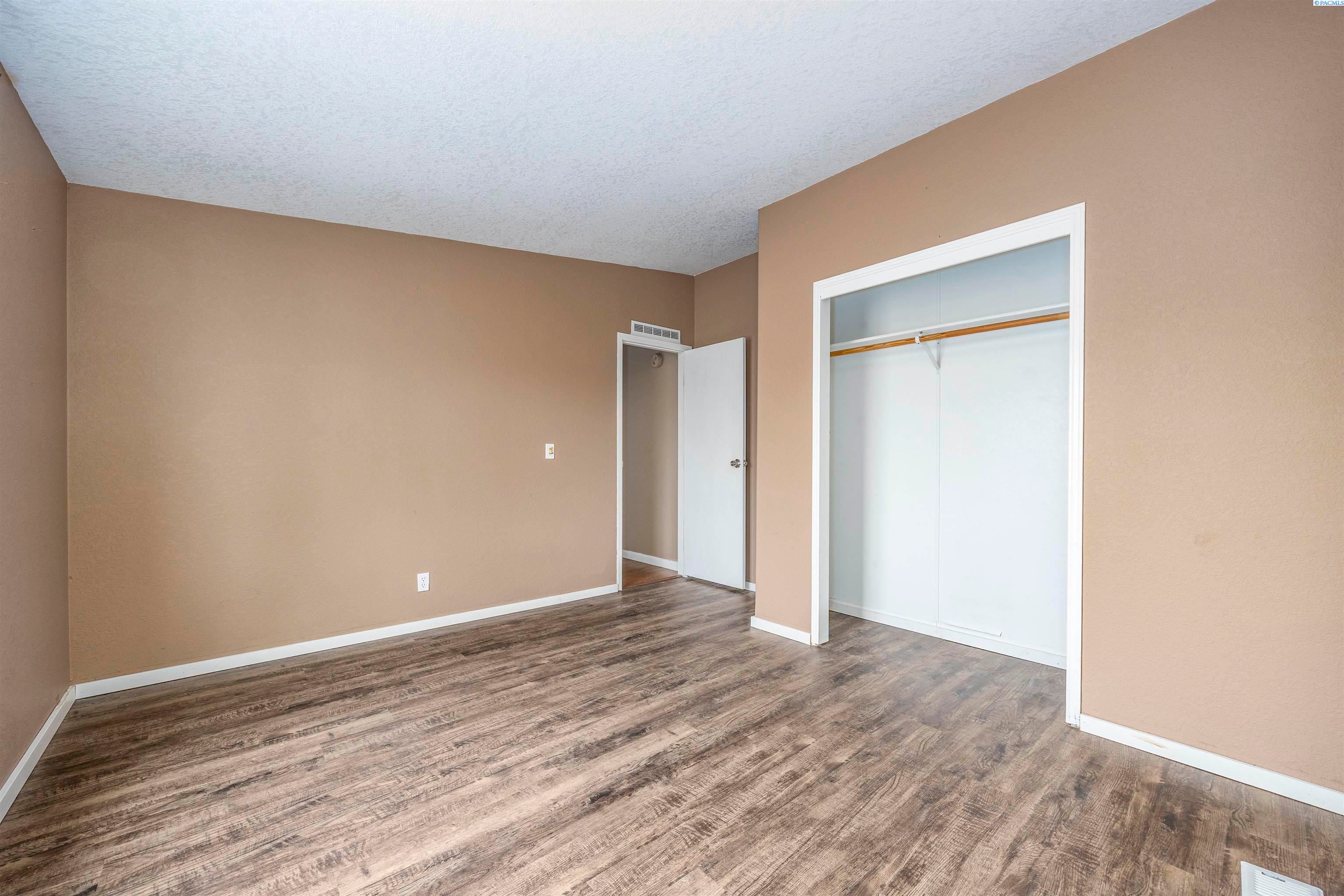 Benton City, Washington, 99320, United States, 3 Bedrooms Bedrooms, ,2 BathroomsBathrooms,Residential,For Sale,1998033