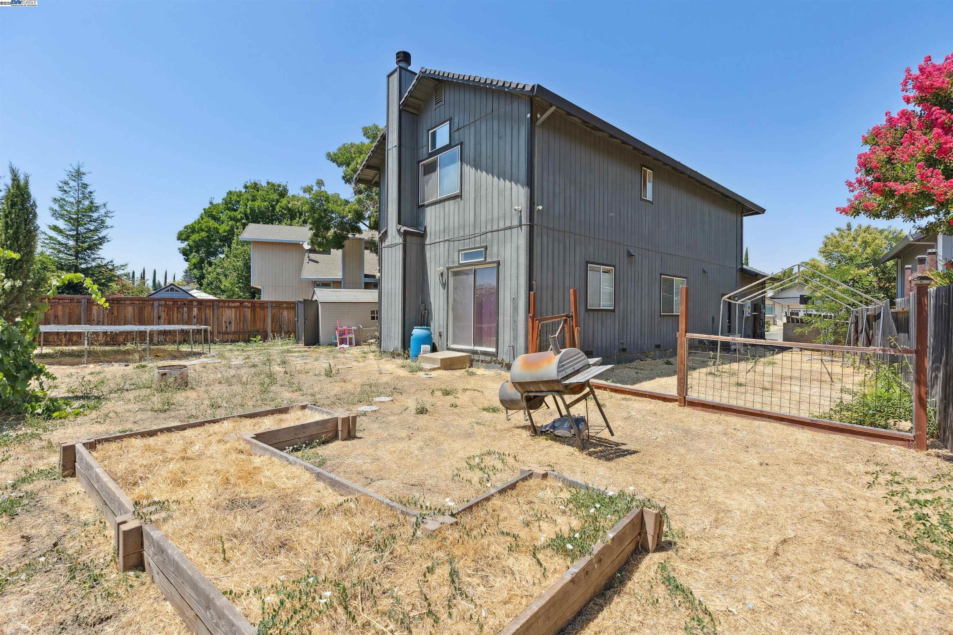 Vacaville, California, 95687, United States, 3 Bedrooms Bedrooms, ,3 BathroomsBathrooms,Residential,For Sale,1889705