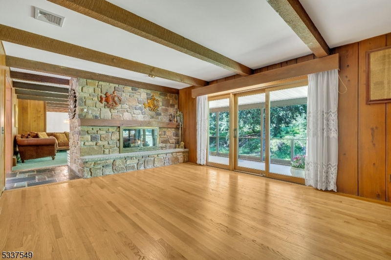 Raritan Twp., New Jersey, 08822, United States, 3 Bedrooms Bedrooms, ,2 BathroomsBathrooms,Residential,For Sale,1951157