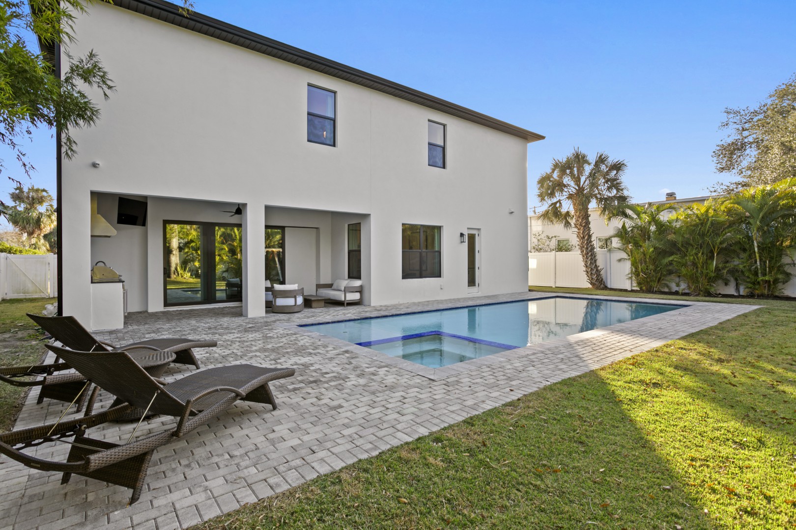 Tampa, Florida, 33609, United States, 5 Bedrooms Bedrooms, ,5 BathroomsBathrooms,Residential,For Sale,2008551