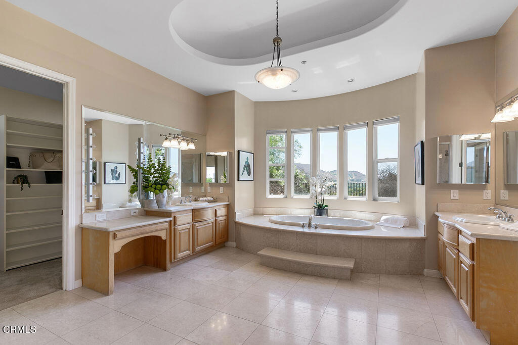Camarillo, California, 93012, United States, 5 Bedrooms Bedrooms, ,4 BathroomsBathrooms,Residential,For Sale,1885935