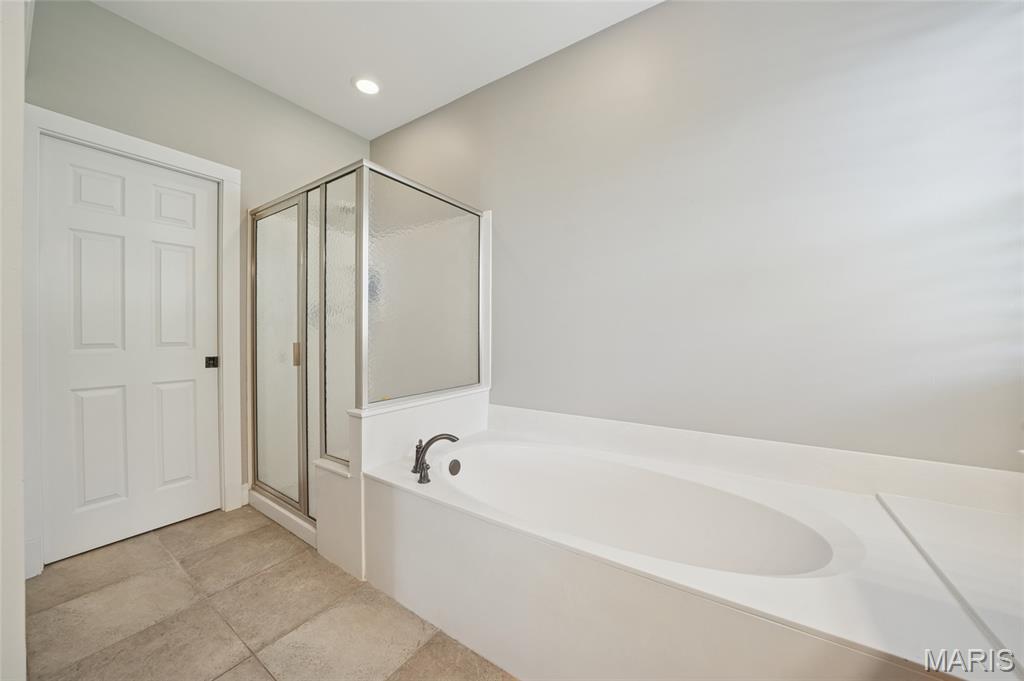 Ellisville, Missouri, 63021, United States, 3 Bedrooms Bedrooms, ,3 BathroomsBathrooms,Residential,For Sale,1988927