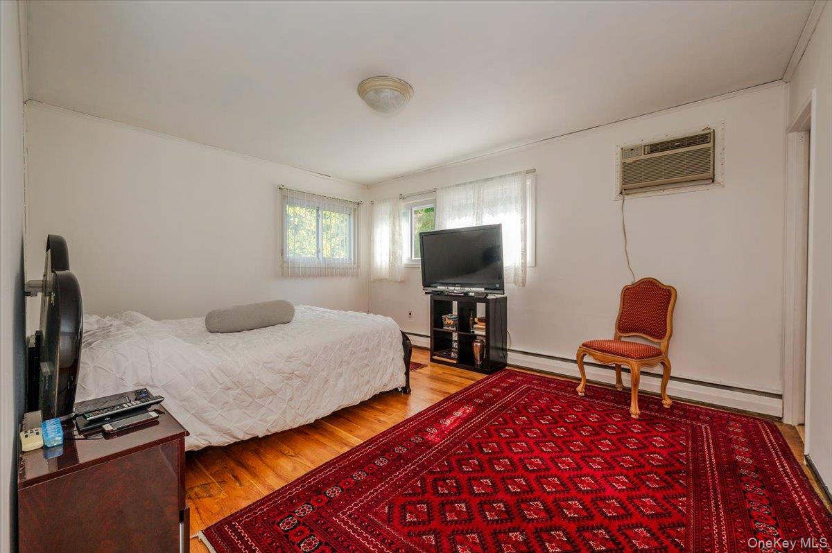Dix Hills, New York, 11746, United States, 5 Bedrooms Bedrooms, ,3 BathroomsBathrooms,Residential,For Sale,1941018