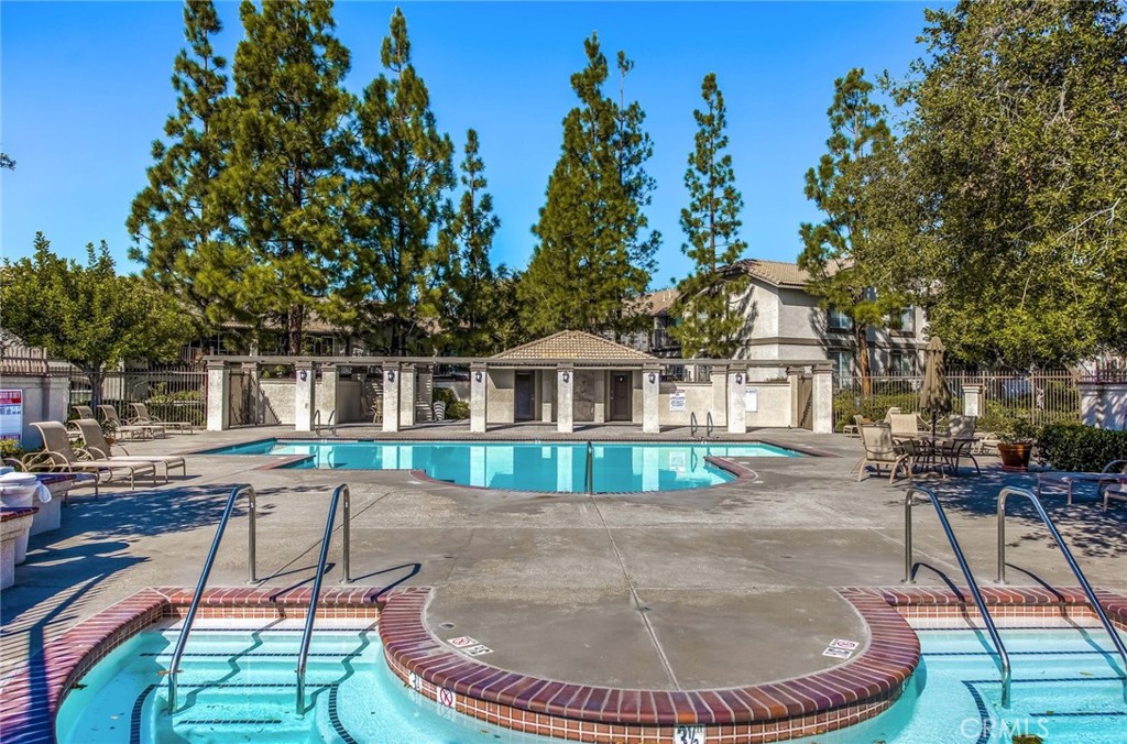 Lake Forest, California, 92610, United States, 2 Bedrooms Bedrooms, ,2 BathroomsBathrooms,Residential,For Sale,1846936