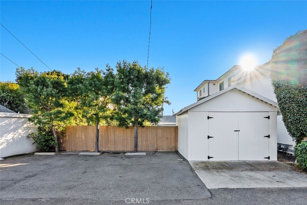 Laguna Beach, California, 92651, United States, 2 Bedrooms Bedrooms, ,1 BathroomBathrooms,Residential,For Sale,2000928