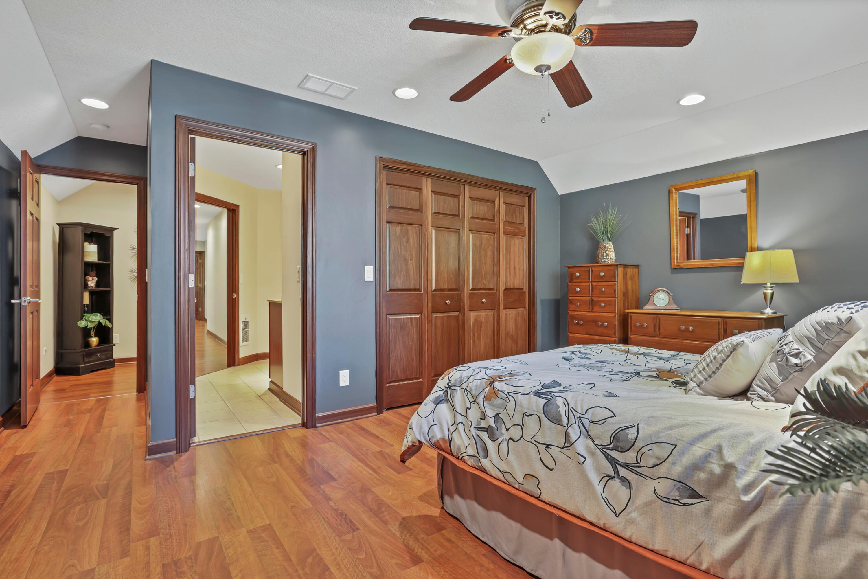 Newark, Ohio, 43055, United States, 4 Bedrooms Bedrooms, ,3 BathroomsBathrooms,Residential,For Sale,1928716